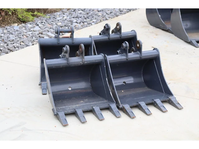 Partij graafbakken sunward 2500kg nieuw - afbeelding 1 van  1