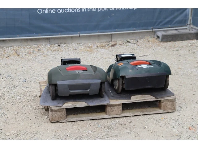 Partij grasmaaiers husqvarna elektrisch - afbeelding 1 van  1