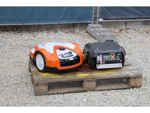 Partij grasmaaiers stiga/stihl elektrisch - afbeelding 1 van  1