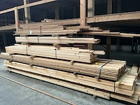Partij grenen en ceder hout - afbeelding 1 van  6