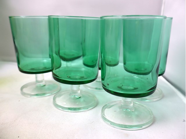 Partij groen glaswerk - afbeelding 4 van  5