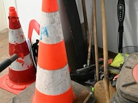Partij grote verkeerskegels - afbeelding 2 van  3