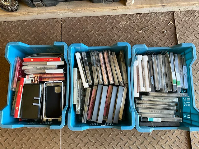 Partij gsm hoesjes 3x box - afbeelding 1 van  2