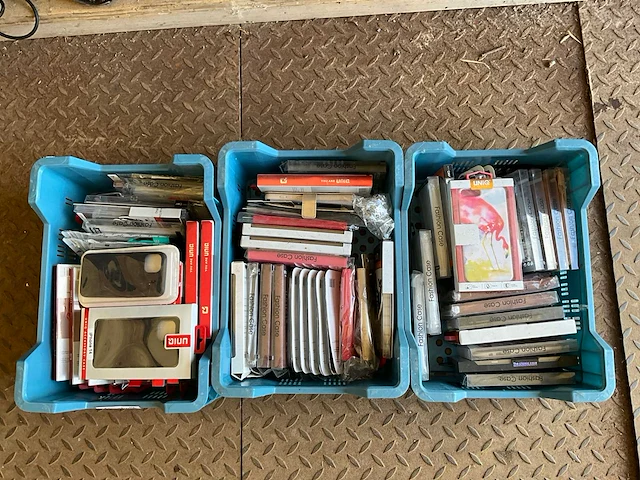Partij gsm hoesjes 3x box - afbeelding 1 van  2