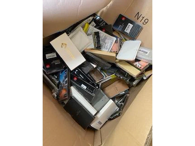 Partij gsm hoesjes voornamelijk lucrin - afbeelding 2 van  3