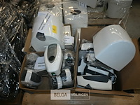 Partij handdoekroldispensers + zeepdispensers - afbeelding 8 van  8