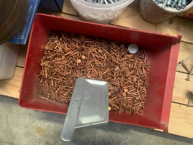 Partij handgereedschap en bevestigingsmaterialen - afbeelding 3 van  11