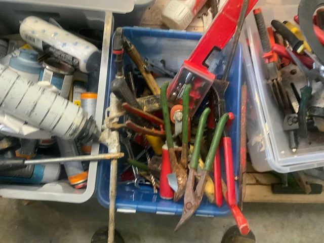 Partij handgereedschap en bevestigingsmaterialen - afbeelding 7 van  11