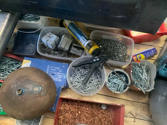 Partij handgereedschap en bevestigingsmaterialen - afbeelding 11 van  11
