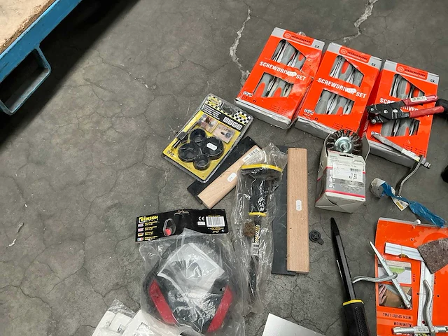 Partij handgereedschap en diversen - afbeelding 2 van  10