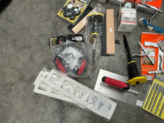 Partij handgereedschap en diversen - afbeelding 10 van  10