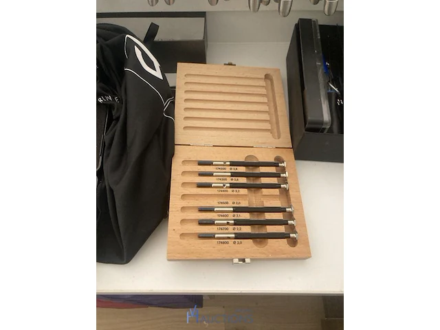 Partij handgereedschap voor brilmonturen - afbeelding 4 van  6