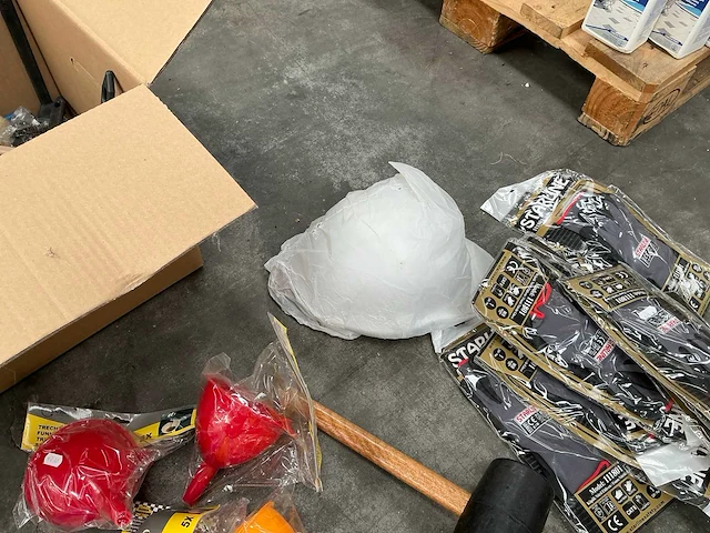 Partij handgereedschap - afbeelding 7 van  9