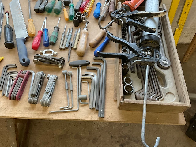 Partij handgereedschappen - afbeelding 10 van  12