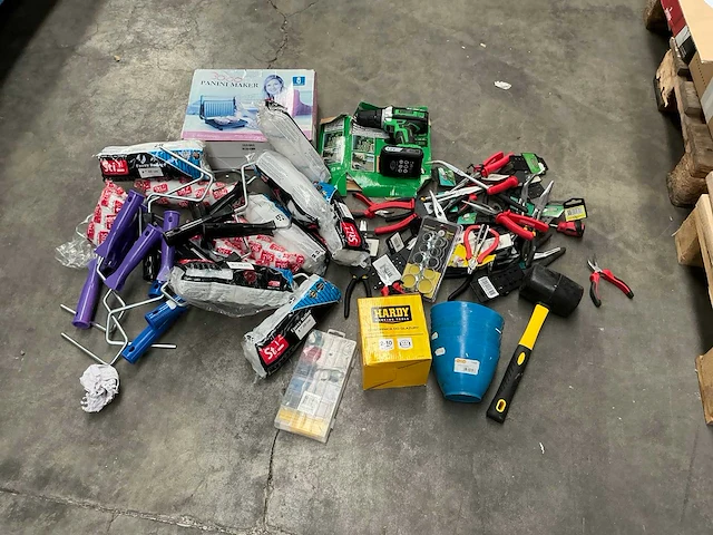 Partij handgereedschappen - afbeelding 1 van  11