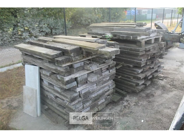 Partij hardhouten / bankirai planken - afbeelding 6 van  7