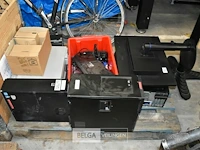 Partij hardware en kabels divers - afbeelding 1 van  4