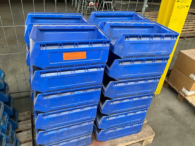 Partij hilti isolatiepluggen - magazijnsorteerbakken - ronde partytafels - afbeelding 5 van  18