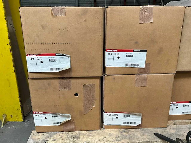 Partij hilti isolatiepluggen - magazijnsorteerbakken - ronde partytafels - afbeelding 12 van  18
