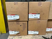 Partij hilti isolatiepluggen - magazijnsorteerbakken - ronde partytafels - afbeelding 12 van  18