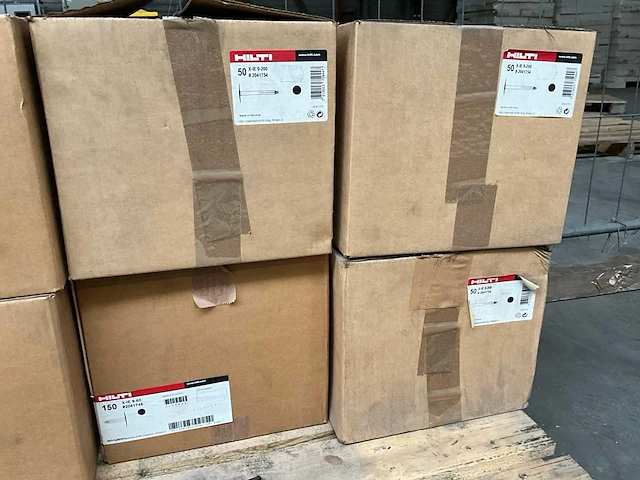 Partij hilti isolatiepluggen - magazijnsorteerbakken - ronde partytafels - afbeelding 13 van  18
