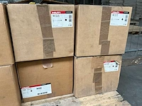 Partij hilti isolatiepluggen - magazijnsorteerbakken - ronde partytafels - afbeelding 13 van  18
