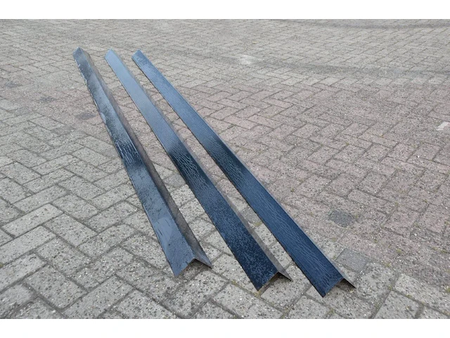 Partij hoekstukken 3000x150x150mm 10 stuks nieuw - afbeelding 1 van  1