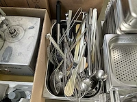 Partij horeca keukenapparaten en keuken gerief - afbeelding 19 van  36
