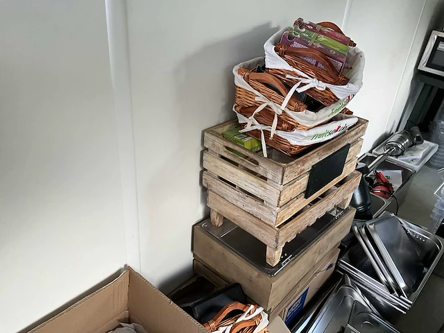 Partij horeca keukenapparaten en keuken gerief - afbeelding 33 van  36