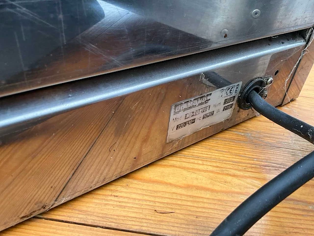 Partij horecatoestellen: dubbele friteuse, gasbrander, salamander, contactgrill - afbeelding 2 van  13