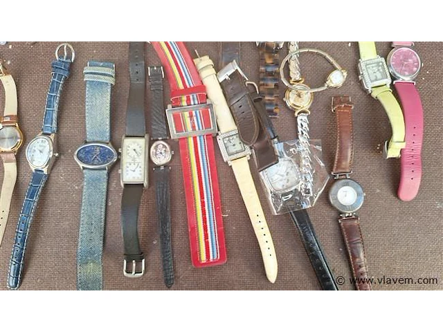Partij horloges - afbeelding 6 van  9