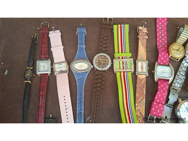 Partij horloges - afbeelding 8 van  9