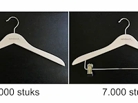 Partij hotelkwaliteit kledinghangers 17.000 stuks
