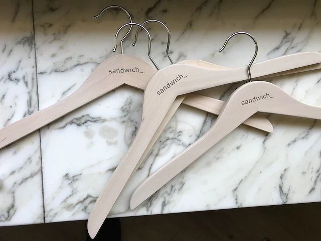 Partij hotelkwaliteit kledinghangers 17.000 stuks - afbeelding 12 van  13