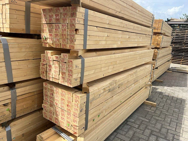 Partij hout 5x10x390cm 60 stuks nieuw - afbeelding 1 van  1