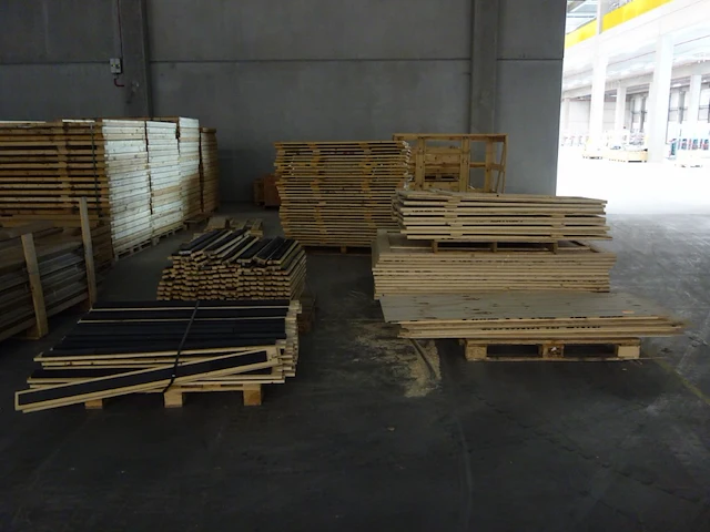 Partij hout + houten kisten - afbeelding 7 van  14