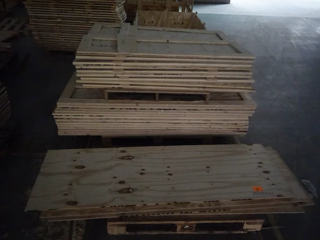 Partij hout + houten kisten - afbeelding 9 van  14