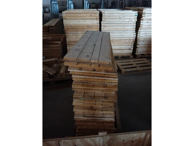Partij hout + houten kisten - afbeelding 11 van  14