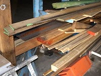 Partij hout in rek - afbeelding 3 van  5
