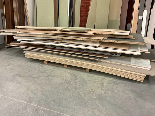 Partij hout restanten - afbeelding 3 van  8