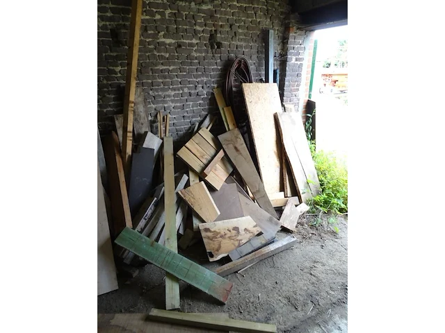 Partij hout - afbeelding 7 van  18