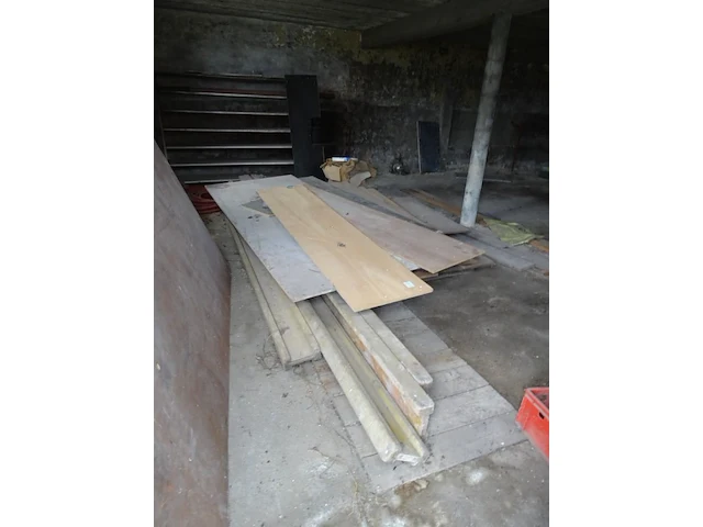 Partij hout - afbeelding 10 van  18