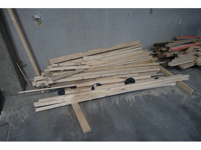 Partij hout - afbeelding 4 van  8