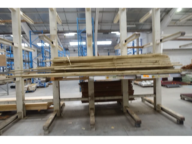 Partij hout - afbeelding 1 van  6