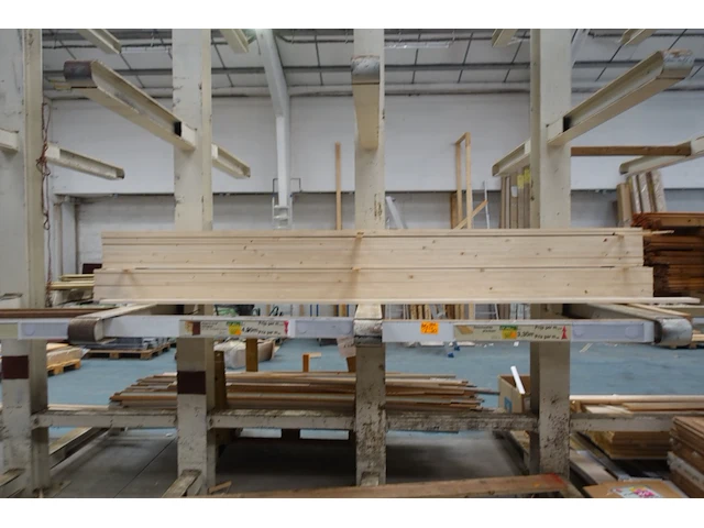 Partij hout - afbeelding 1 van  7
