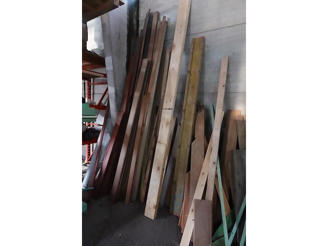 Partij hout - afbeelding 4 van  8