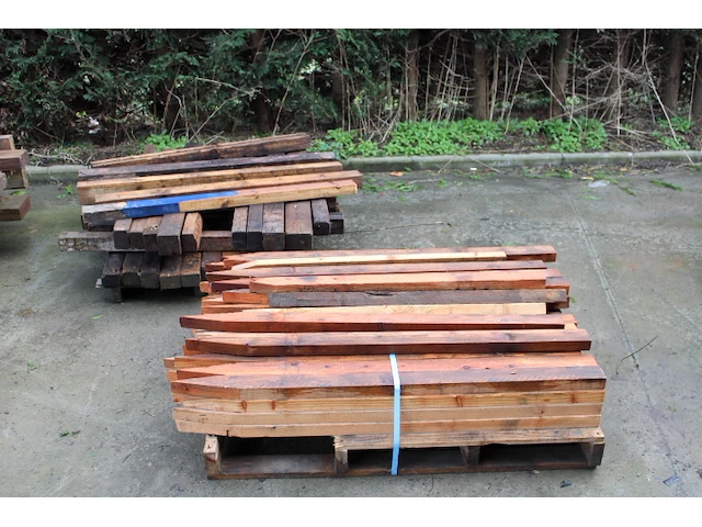 Partij hout - afbeelding 1 van  3
