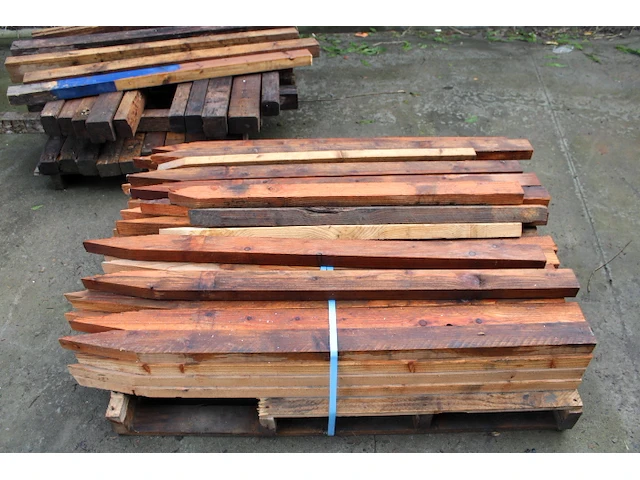 Partij hout - afbeelding 2 van  3