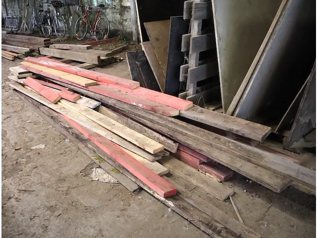 Partij hout - afbeelding 2 van  9