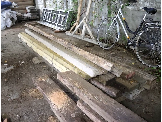 Partij hout - afbeelding 8 van  9
